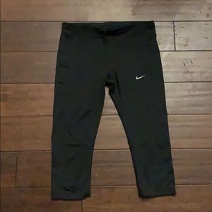 Nike Dri Fit women’s capri workout yoga pants